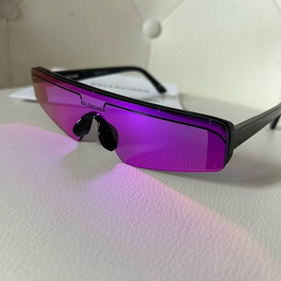 BALENCIAGA
99MM Shield Sunglasses - Picture 4 of 6